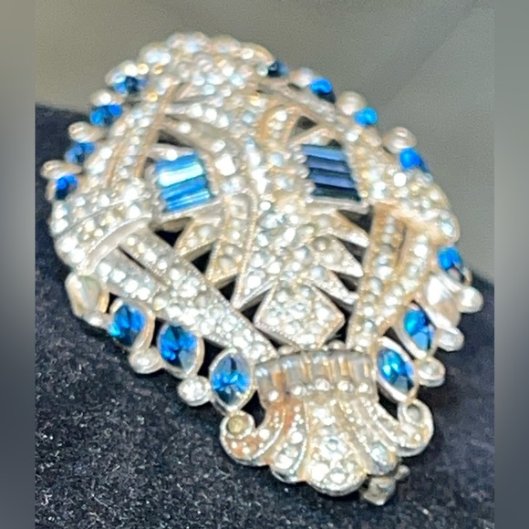 Vintage Art Deco Pavé Brooch 1920s-40s ✨ Blue Baguettes & Clear Rhinestones ✨ - Picture 7 of 12
